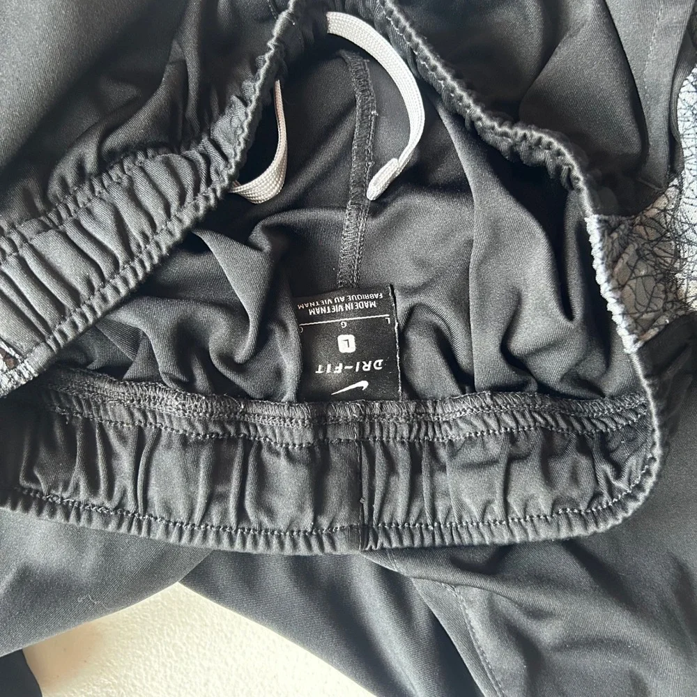 Nike Dri-FIT Athletic Sweatpants Grey Side Panel Graphic Black Boys XL 34in